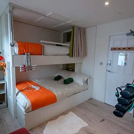 Lakes Boutique Auberge de jeunesse *
